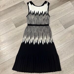 Missoni Sleeveless Zigzag Metallic Knit Midi Dress Size 8